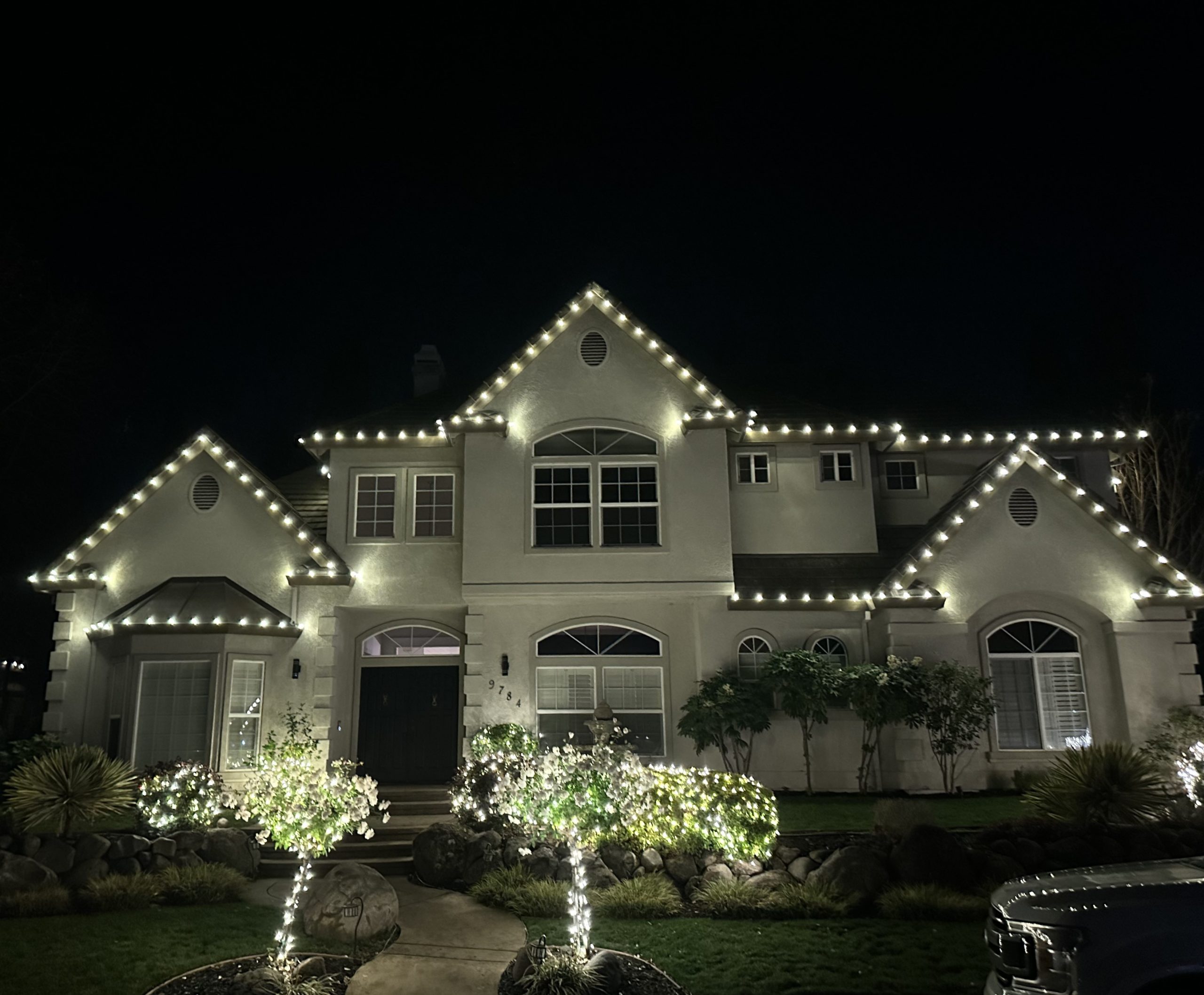 Rocklin-CA-Christmas-lights-installation this image shows Christmas lights installation in Rocklin, CA