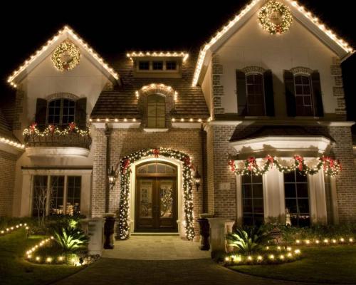 Rocklin-CA-christmas-lights-rental this image shows Christmas lights installation in Rocklin, CA