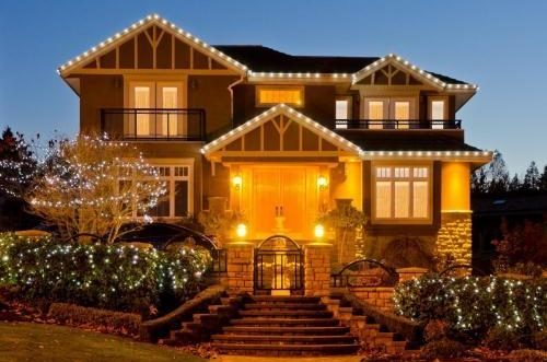 Rocklin-California-christmas-light-installation this image shows Christmas lights installation in Rocklin, CA